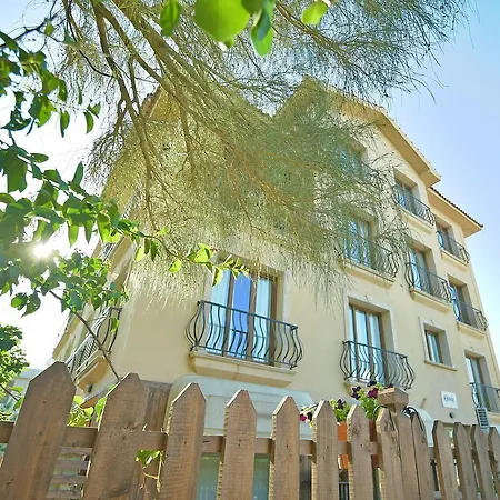 Comfy & Cosy 2 Bed Garden Flat Apartment Nikosia