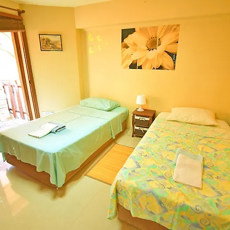 Comfy & Cosy 2 Bed Garden Flat Apartment