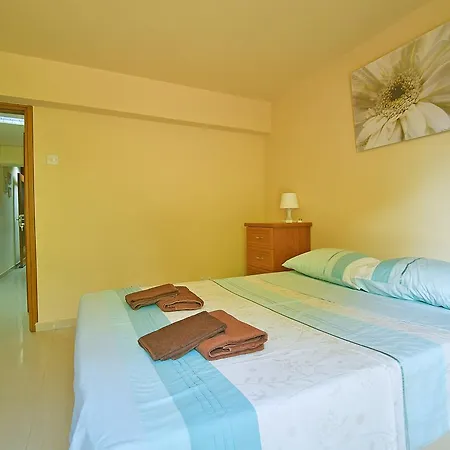 Apartment Comfy & Cosy 2 Bed Garden Flat Nicosia
